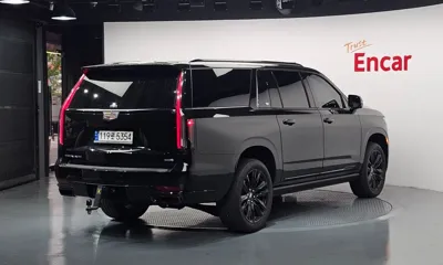 Cadillac Escalade 2023, 23296 км, за 107990000 KRW - фото 2
