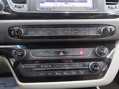 Kia Canival 2017, 182536 км, за 9500000 KRW - фото 12