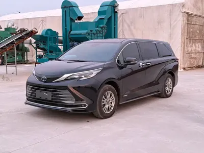 Toyota Sienna · 2026 год