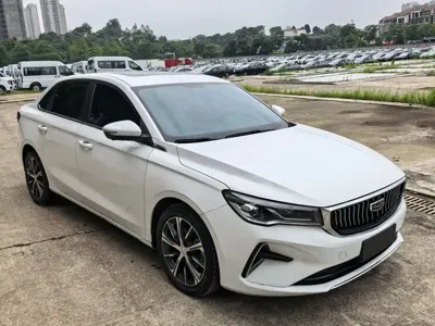 Geely Emgrand 2023, 33000 км, за 40800 CNY - фото 3