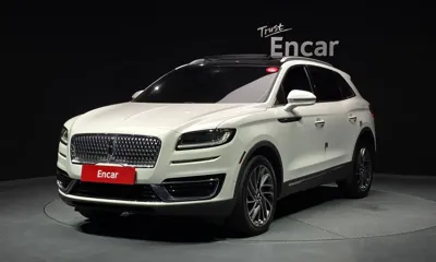 Lincoln Nautilus · 2020 год