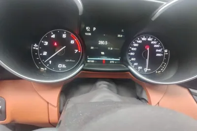 Alfa Romeo Giulia 2017, 80100 км, за 87804.17 CNY - фото 9