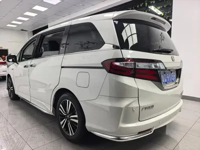 Honda Odyssey 2021, 90000 км, за 108800 CNY