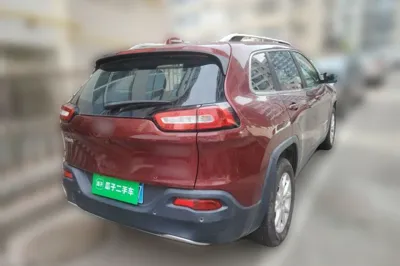 Jeep Cherokee 2017, 112200 км, за 47918.89 CNY - фото 6