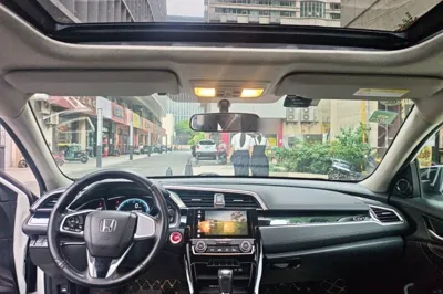 Honda Civic 2016, 55300 км, за 45532.8 CNY - фото 10