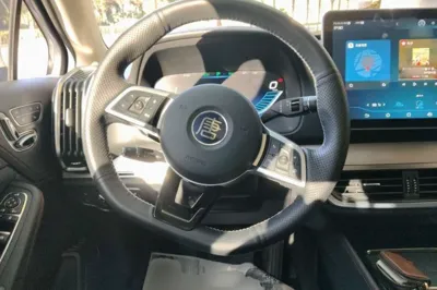BYD Tang New Energy 2018, 84700 км, за 77534.12 CNY - фото 9