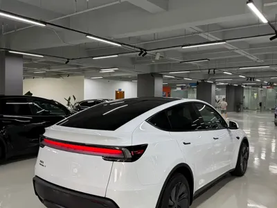 Tesla Model Y 2026, 100 км, за 243800 CNY - фото 9
