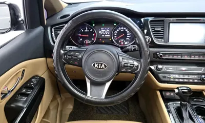 Kia Canival 2016, 127056 км, за 10000000 KRW - фото 14