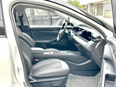Ford Mondeo 2023, 20000 км, за 89800 CNY - фото 8