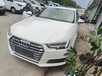 Audi A4L · 2017 год
