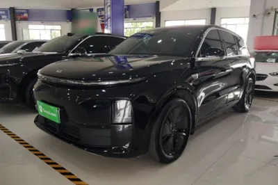 Li Auto L6 · 2024 год