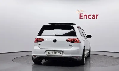 Volkswagen Golf 2015, 352403 км, за 7990000 KRW