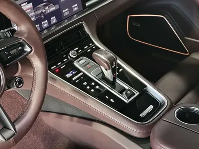 Porsche Panamera 2022, 40000 км, за 718000 CNY - фото 14