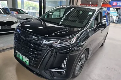 Denza D9 · 2022 год