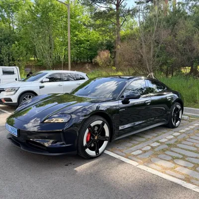 Porsche Taycan · 2025 год