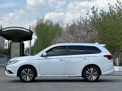 Mitsubishi Outlander 2022, 56000 км, за 83000 CNY - фото 7