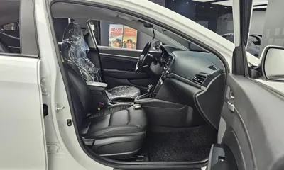 Hyundai Avante 2019, 146838 км, за 10200000 KRW - фото 12
