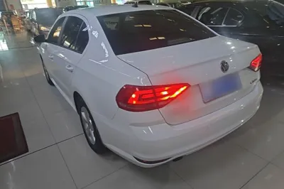 Volkswagen Lavida 2015, 116600 км, за 38231.78 CNY