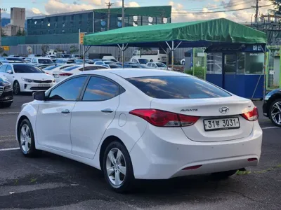 Hyundai Avante 2013, 133069 км, за 3490000 KRW