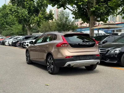 Volvo V40 2017, 83000 км, за 58000 CNY