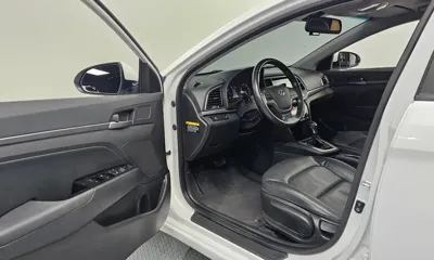 Hyundai Avante 2018, 181118 км, за 8450000 KRW - фото 10