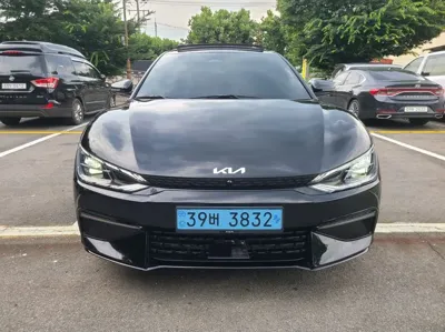 Kia EV6 · 2023 год
