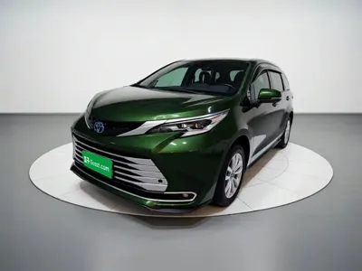 Toyota Sienna · 2022 год