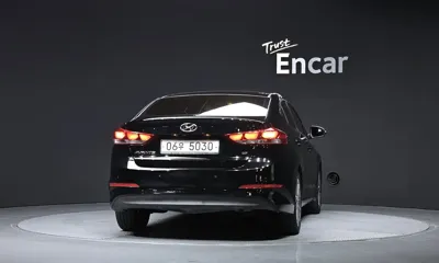 Hyundai Avante 2018, 103224 км, за 8800000 KRW
