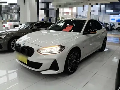 BMW 1 Series 2023, 19200 км, за 87300 CNY