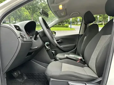 Volkswagen Polo 2019, 62000 км, за 38800 CNY - фото 5
