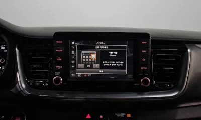 Kia Stonic 2018, 42652 км, за 99990000 KRW - фото 16