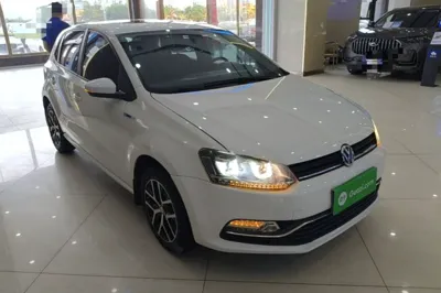 Volkswagen Polo 2016, 86100 км, за 43425.43 CNY