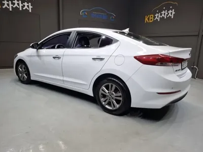 Hyundai Avante 2016, 159000 км, за 6990000 KRW
