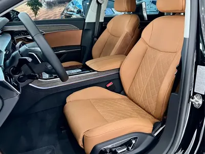 Audi A8 2025, 9000 км, за 700300 CNY - фото 6