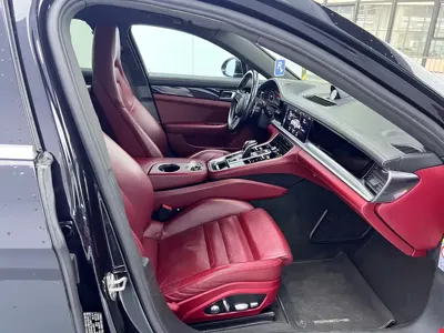 Porsche Panamera 2019, 88000 км, за 282800 CNY