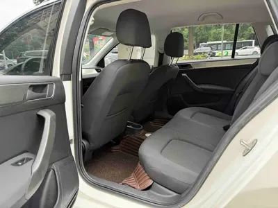 Skoda Rapid Spaceback 2016, 80000 км, за 22799 CNY - фото 7