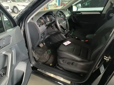 Volkswagen Tiguan L 2020, 57200 км, за 94900 CNY - фото 12