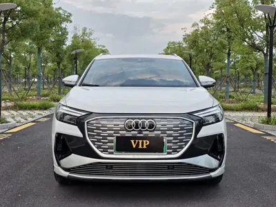 Audi Q4 e-tron 2023, 119000 км, за 119800 CNY