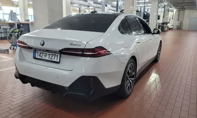 BMW 5-Series 2025, 9800 км, за 63000000 KRW