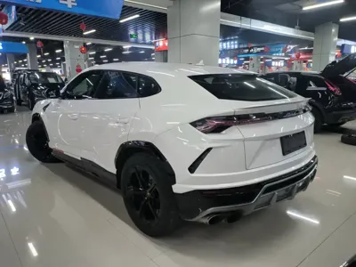 Lamborghini Urus 2019, 56000 км, за 1888000 CNY