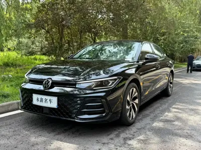 Volkswagen Passat · 2025 год