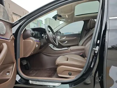Mercedes-Benz E-Class 2022, 60000 км, за 225000 CNY