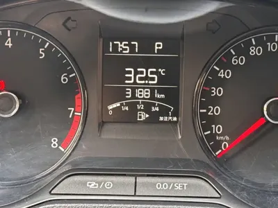 Volkswagen Polo 2016, 31800 км, за 29300 CNY - фото 5