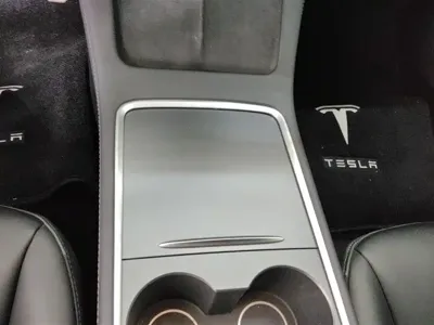 Tesla Model 3 2023, 65400 км, за 142200 CNY - фото 16