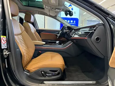 Audi A8 2025, 30000 км, за 838800 CNY - фото 8