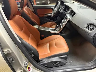 Volvo S60 2017, 130000 км, за 39800 CNY - фото 8