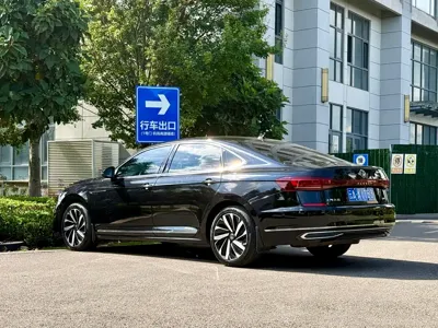 Volkswagen Passat 2022, 81000 км, за 88000 CNY - фото 6