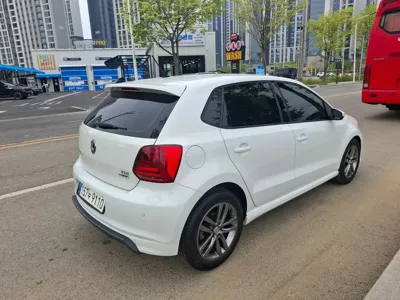 Volkswagen Polo 2016, 133000 км, за 6200000 KRW