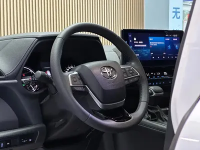 Toyota Sienna 2022, 51000 км, за 215000 CNY - фото 9