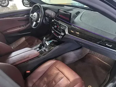 BMW 5 Series 2019, 95000 км, за 176000 CNY